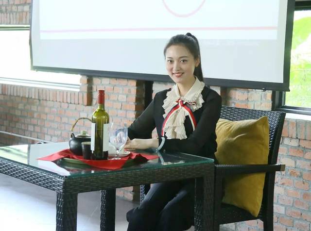 清源际·礼仪讲座在成都清源际艺术中心了然阁圆满举行
